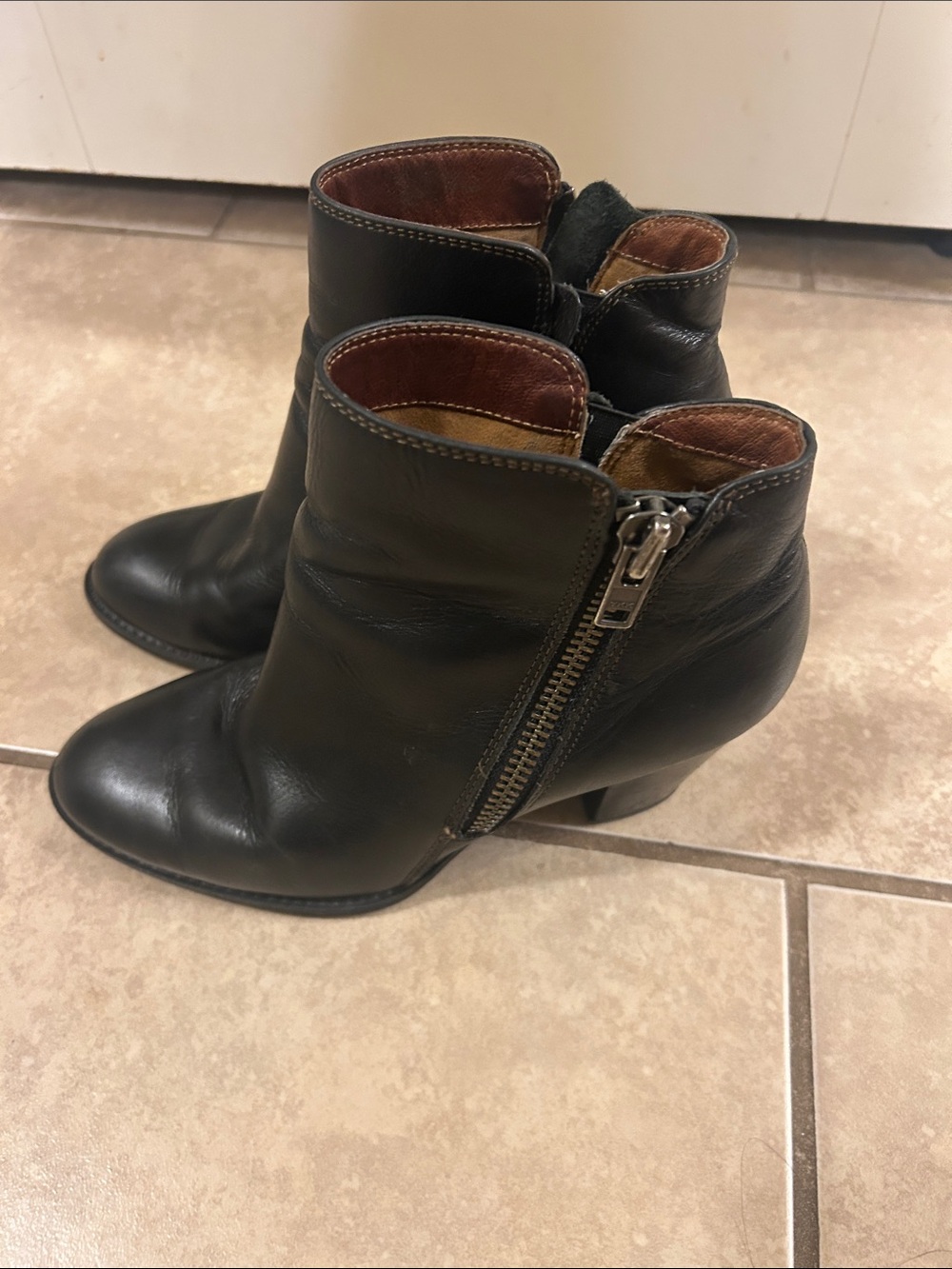 Sofft Black Leather Women's Side-Zip Ankle Boots